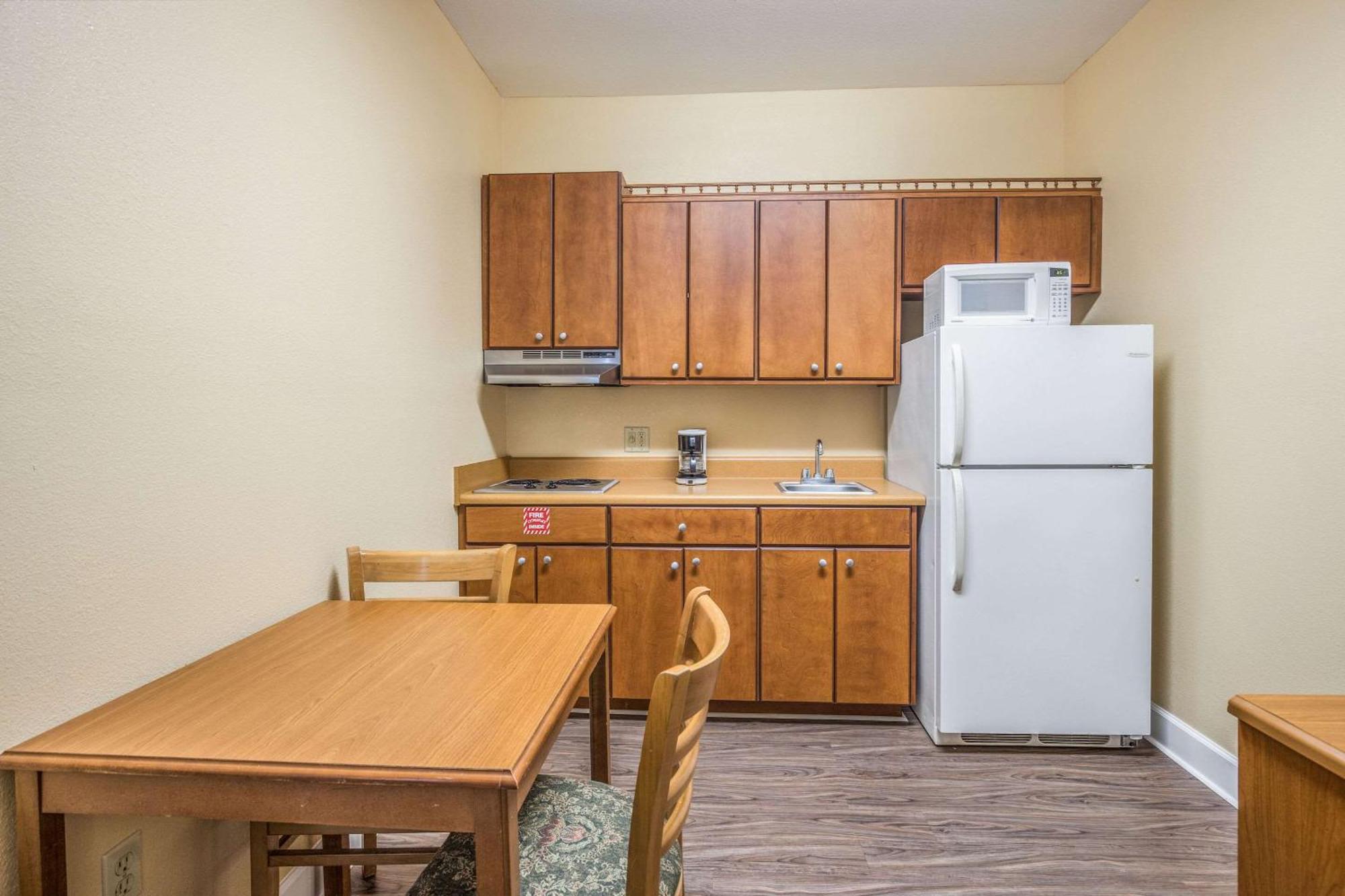 Econo Lodge Валдоста Стая снимка