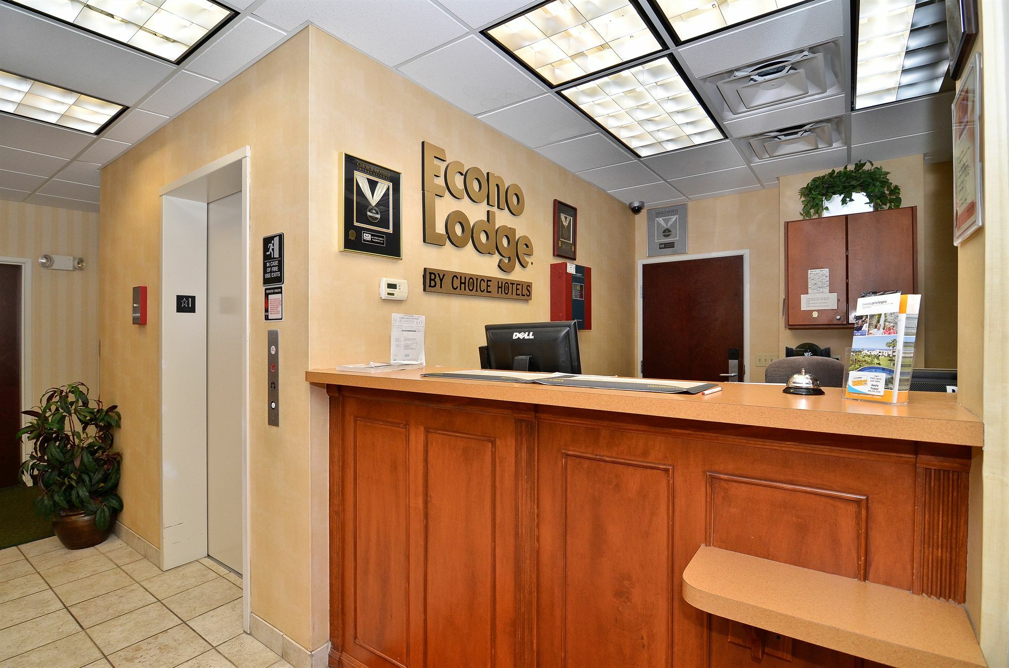 Econo Lodge Валдоста Екстериор снимка
